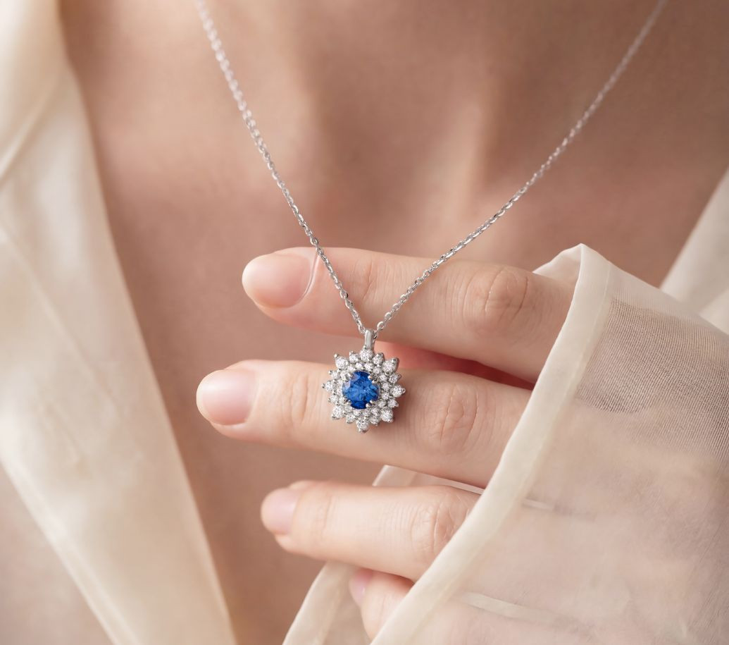 collier dentelle saphir vert