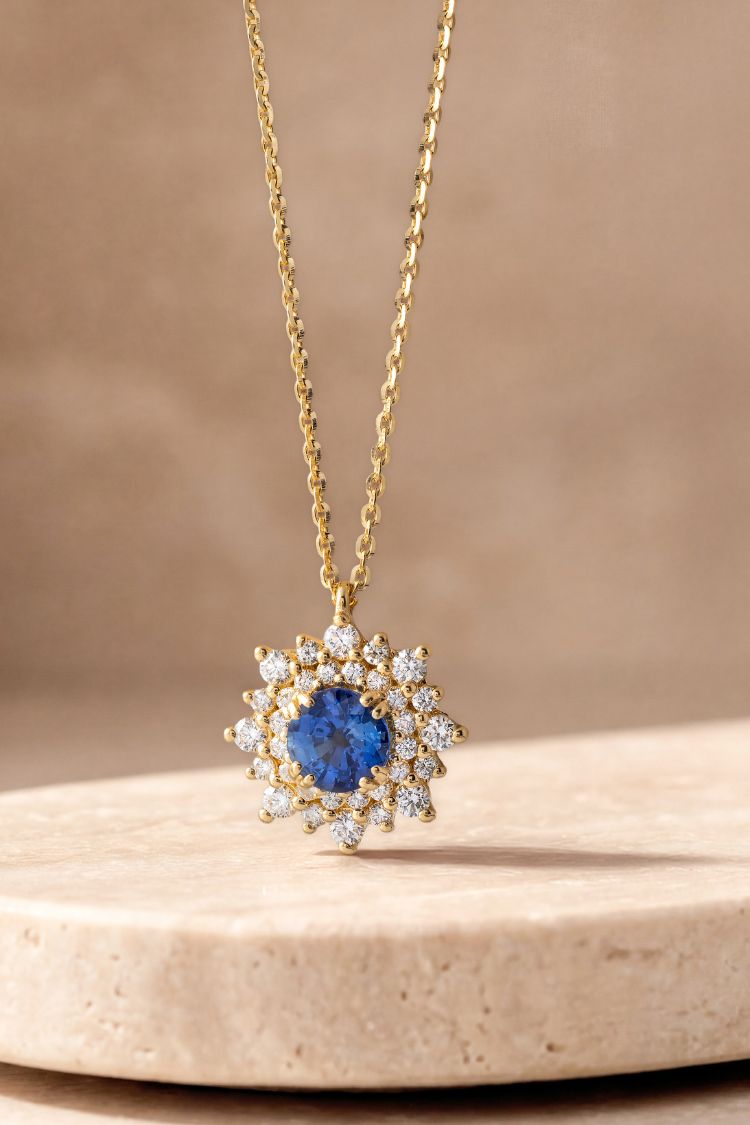 collier dentelle saphir vert