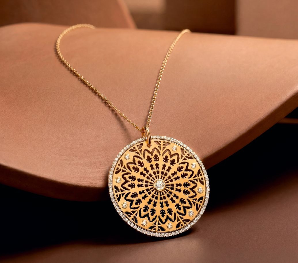 médaille Rosace en or jaune et diamants