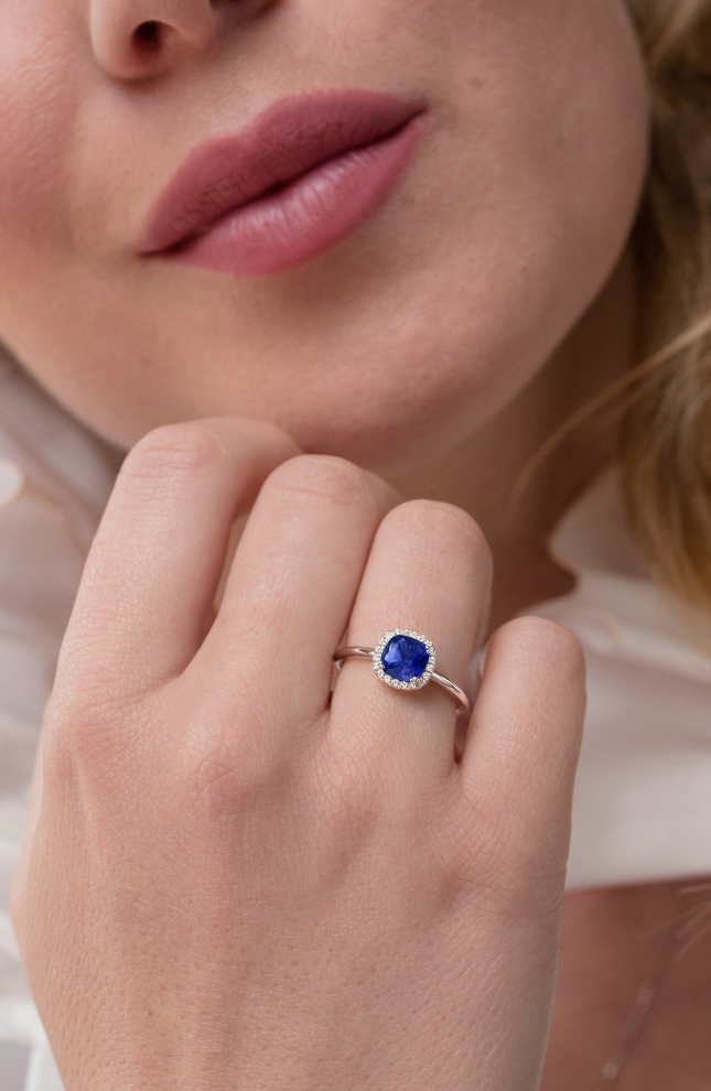 coquette saphir or blanc focus