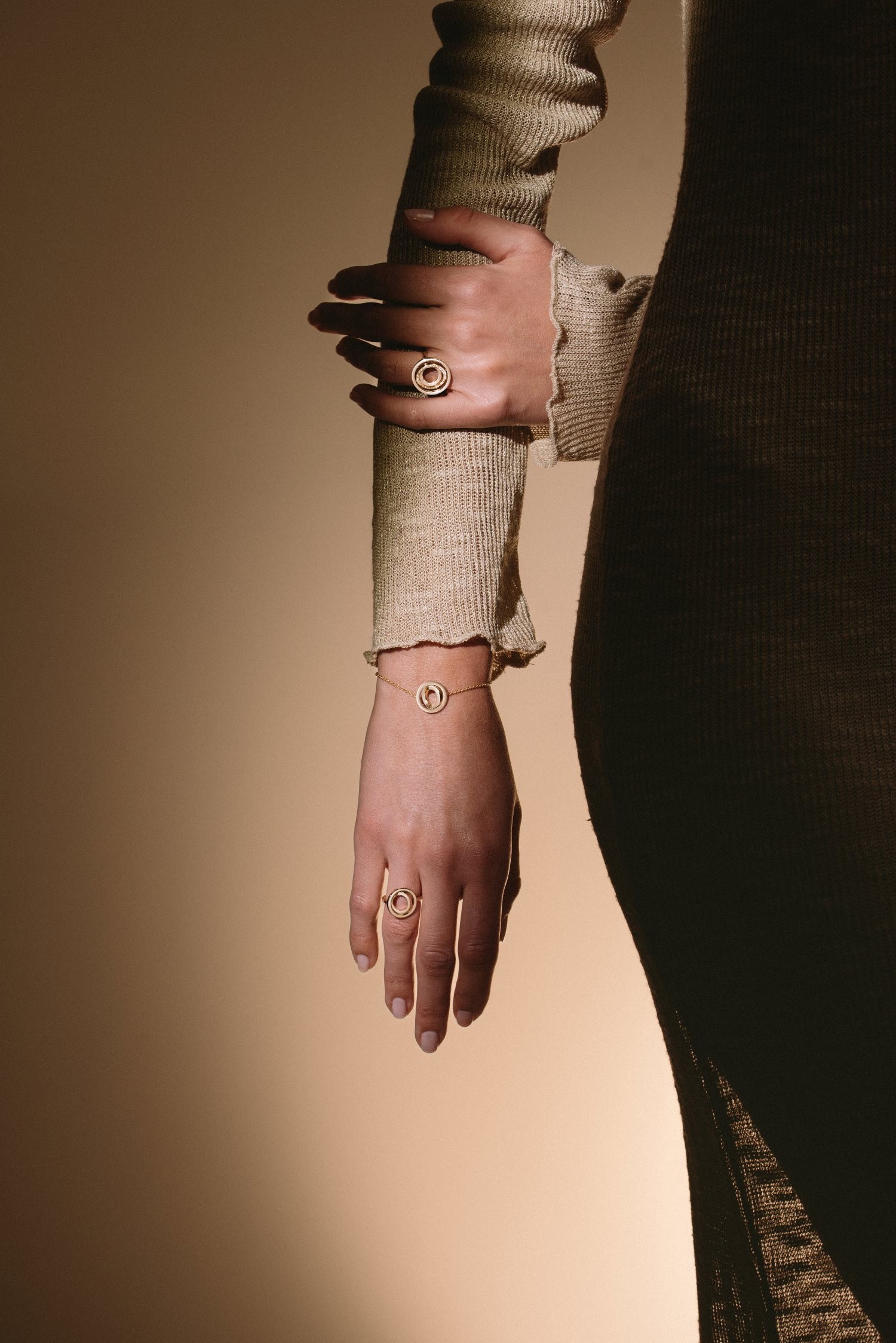 earcuff alba photo nature morte