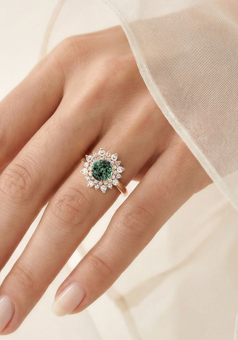 bague dentelle en or jaune et saphir bleu