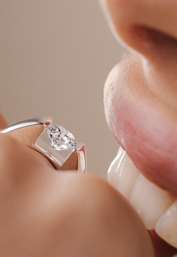 jewellery bold collection diamond and white gold
